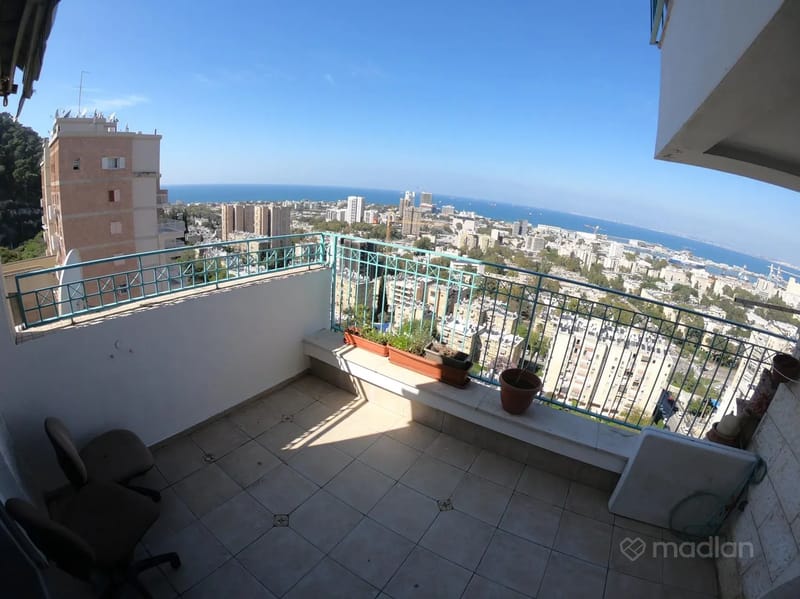 תמונה ממדלן – 5 חדרים • 6,300 ₪, בישוף חג'אר 8, עבאס, חיפה (1)
