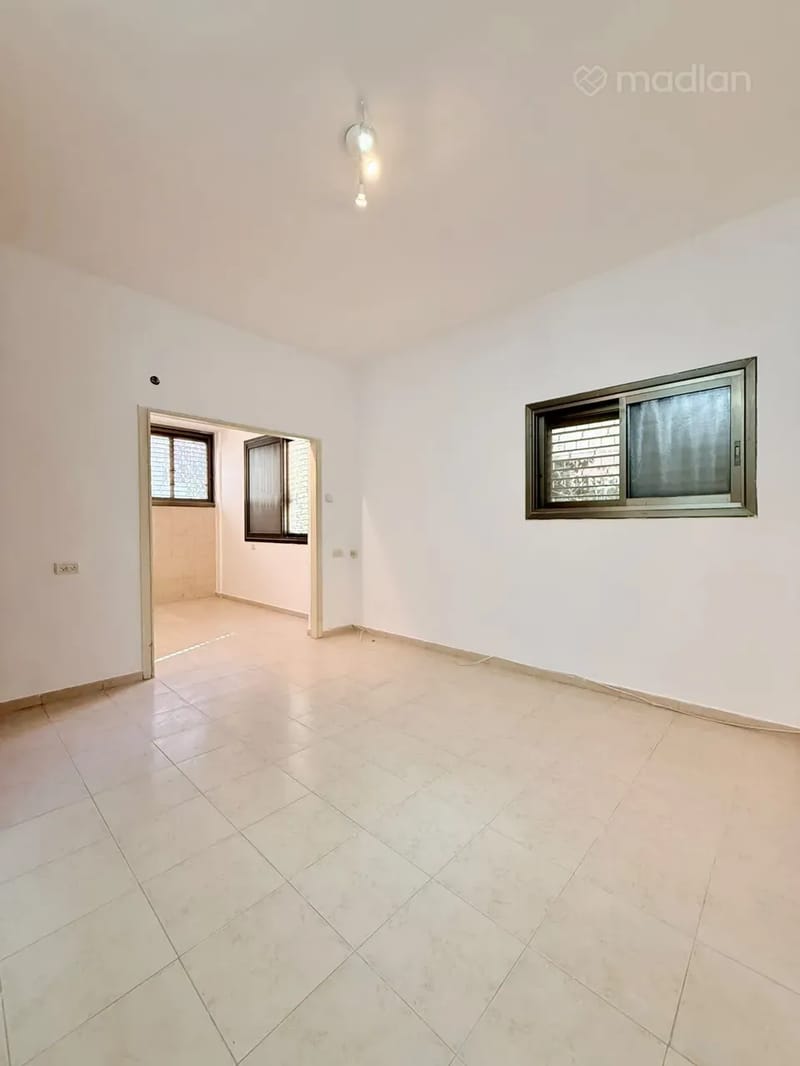Фото с Madlan – 2 Комнаты • 5,950 ₪, שלומציון המלכה 4, Новый Север - северная часть, Тель-Авив (1)