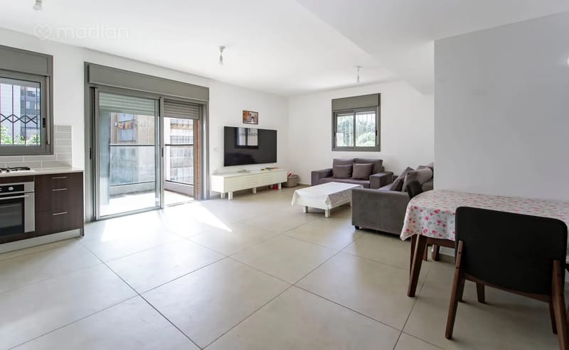 תמונה ממדלן – 5 חדרים • 2,490,000 ₪, סלנט 11, המרכז השקט, פתח תקווה (1)