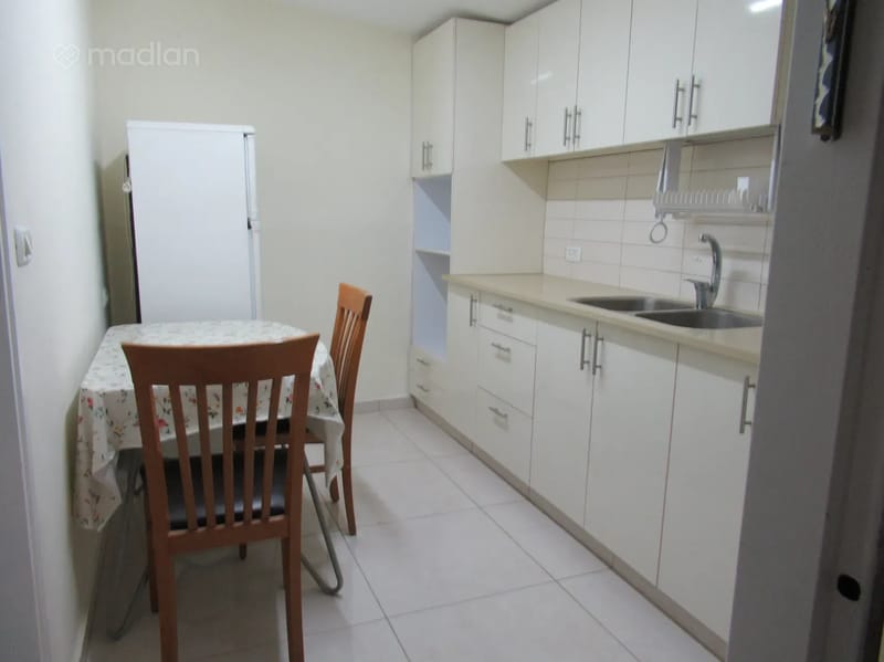 Photo from Madlan – Room and a half • ₪3,000, המלכים 10, Sha'arya, Petah Tikva (1)