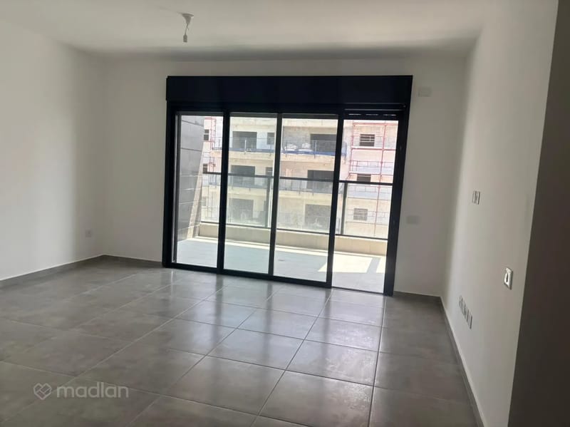Photo from Madlan – 5 Rooms • ₪5,500, היינן 37, Ir HaYayin, Ashkelon (1)