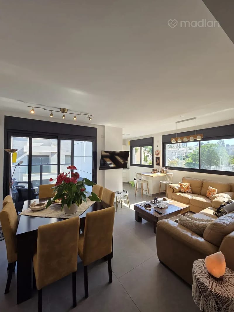 תמונה ממדלן – 3 חדרים • 3,190,000 ₪, סוקולוב 18, הדר, רמת השרון (1)