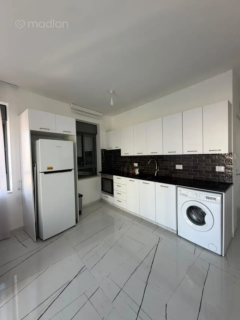 תמונה ממדלן – 2 חדרים • 6,200 ₪, אליהו מני 12, מחנה יהודה (לב העיר), ירושלים (1)