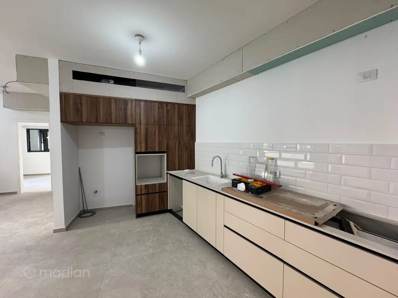 תמונה ממדלן – 3 חדרים • 10,999 ₪, בצלאל 28, הצפון החדש - החלק הדרומי, תל אביב (1)