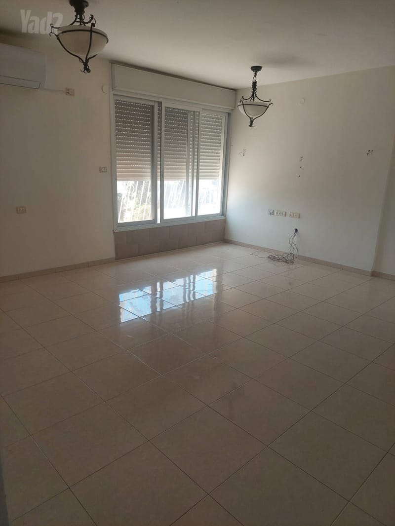 תמונה מיד2 – 3 חדרים • 3,600 ₪, כרמיה 16, קריית שפרינצק, חיפה (1)