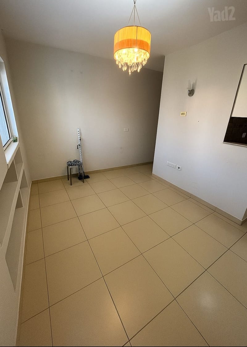 תמונה מיד2 – 2 חדרים • 4,000 ₪, סוקולוב 55, גולן, רמת השרון (1)
