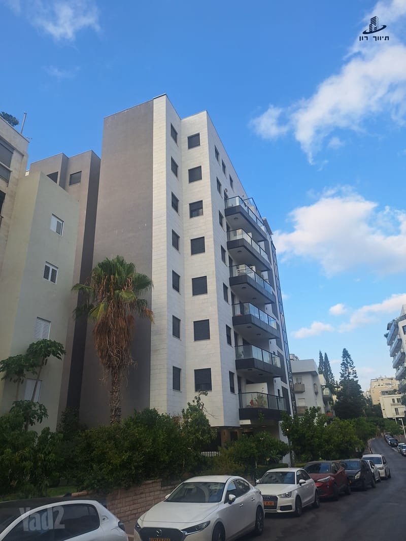 תמונה מיד2 – 5 חדרים • 5,900,000 ₪, בורוכוב, גבעתיים (1)