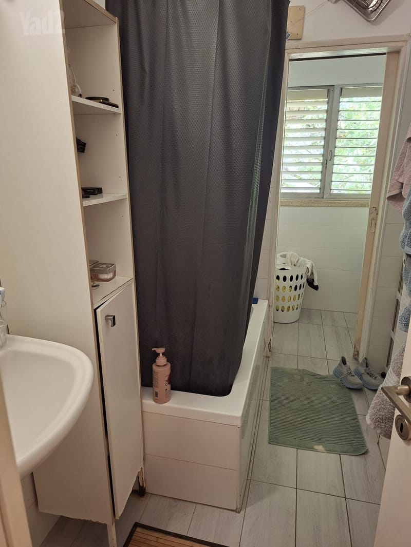 Photo from Yad2 – 4 Rooms • ₪6,200, אהרונוביץ' 9, Poalim Alef, Kfar Saba (1)