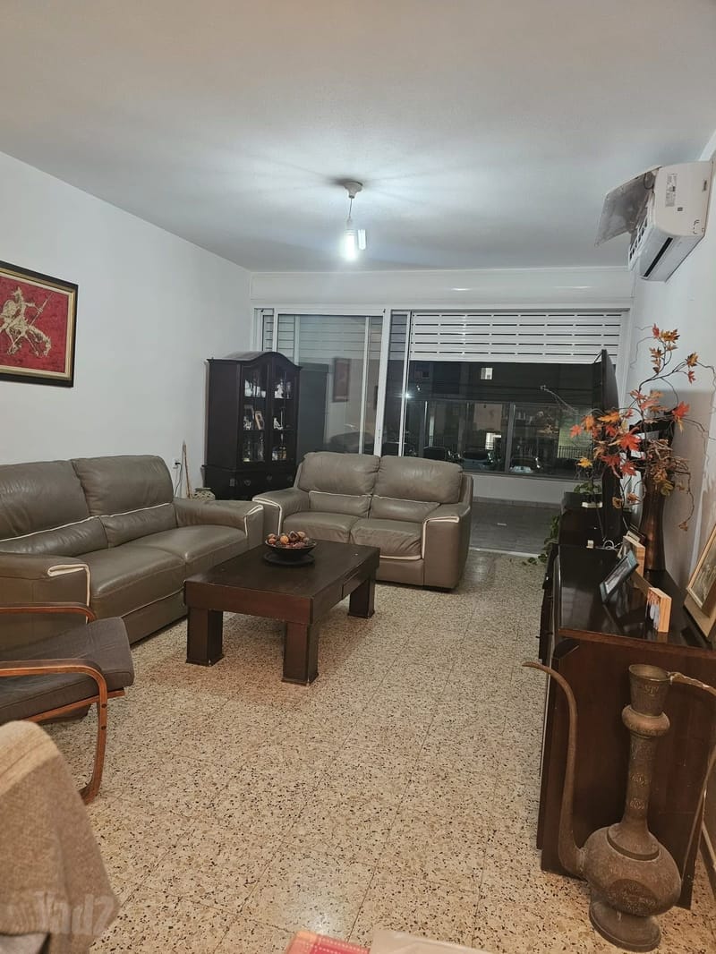 תמונה מיד2 – 4 חדרים • 2,400,000 ₪, אברבנאל 18, רמב"ם, ראשון לציון (1)
