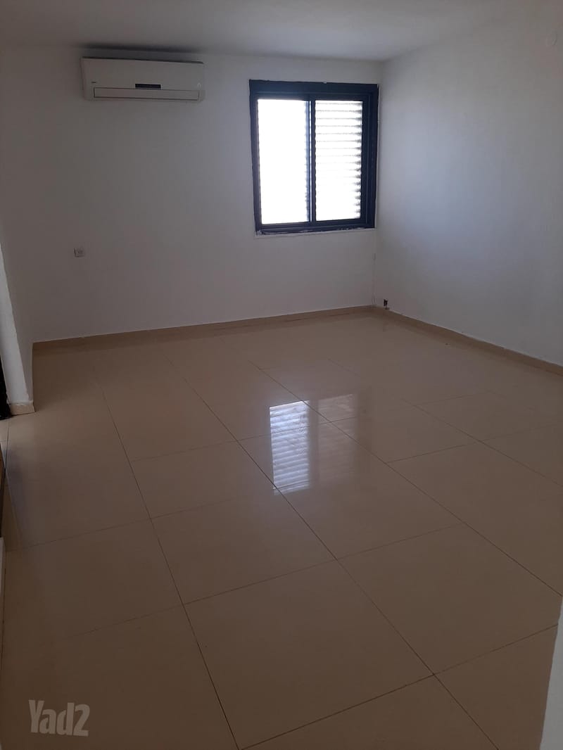 Photo from Yad2 – 4 Rooms • ₪3,900, שדרות בן צבי 84, Neot Shaked, Netanya (1)