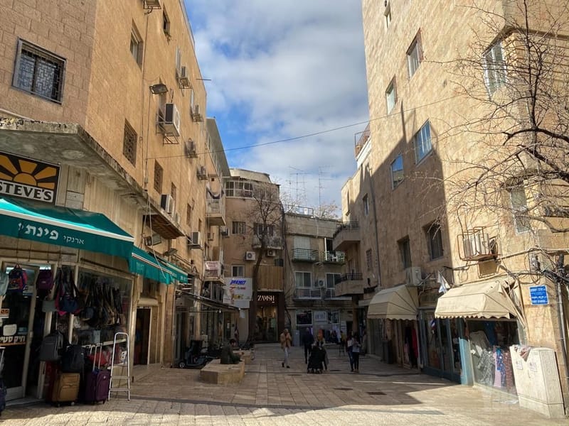 תמונה מיד2 – 2 חדרים • 5,400 ₪, דורות ראשונים 3, מרכז העיר, ירושלים (1)