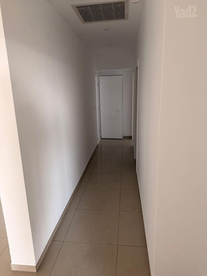 תמונה מיד2 – 4.5 חדרים • 7,000 ₪, חדרה (1)