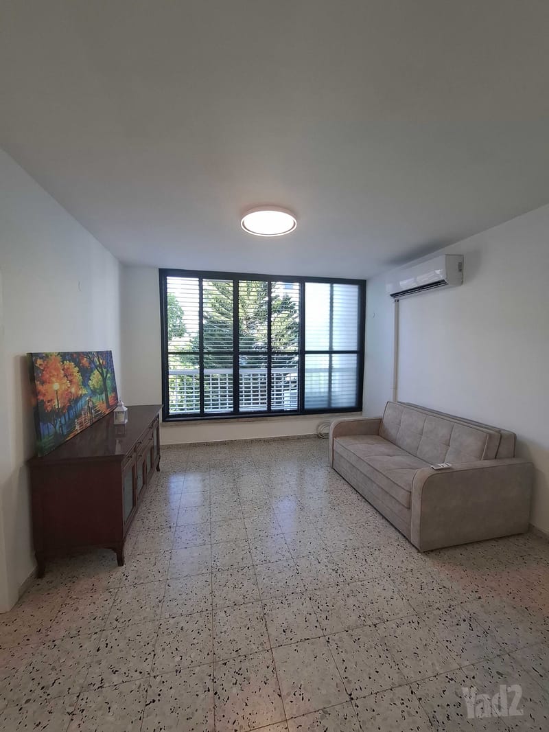 תמונה מיד2 – 5 חדרים • 7,000 ₪, צפת 19, קריית שרת מערב, חולון (1)
