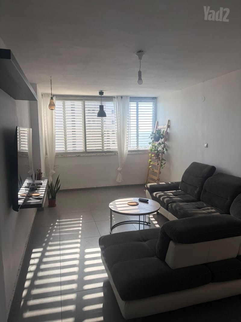 Photo from Yad2 – 3 Rooms • ₪3,400, אסתר המלכה 31, Neve David, Haifa (1)