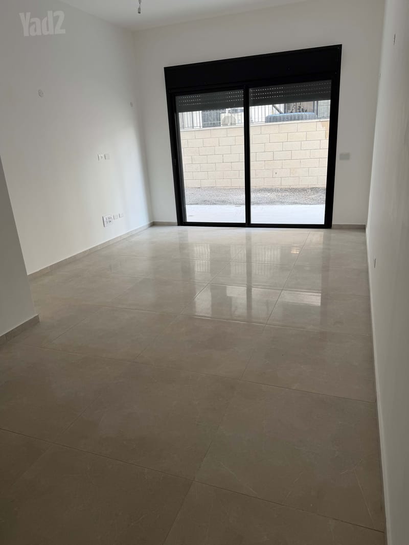 תמונה מיד2 – 2 חדרים • 6,200 ₪, כצנלסון 1, לב העיר, בת ים (1)