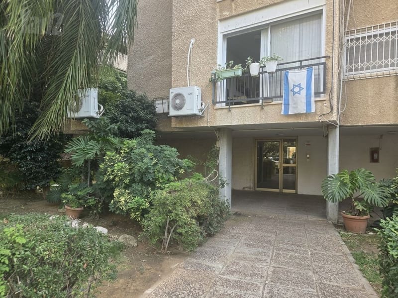 תמונה מיד2 – 4 חדרים • 8,200 ₪, העצמאות, מרכז, הרצליה (1)