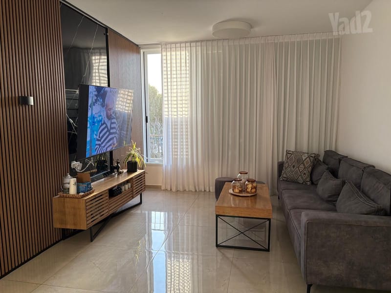 תמונה מיד2 – 4 חדרים • 4,000 ₪, סוקולוב 2, מרכז העיר, קריית אתא (1)