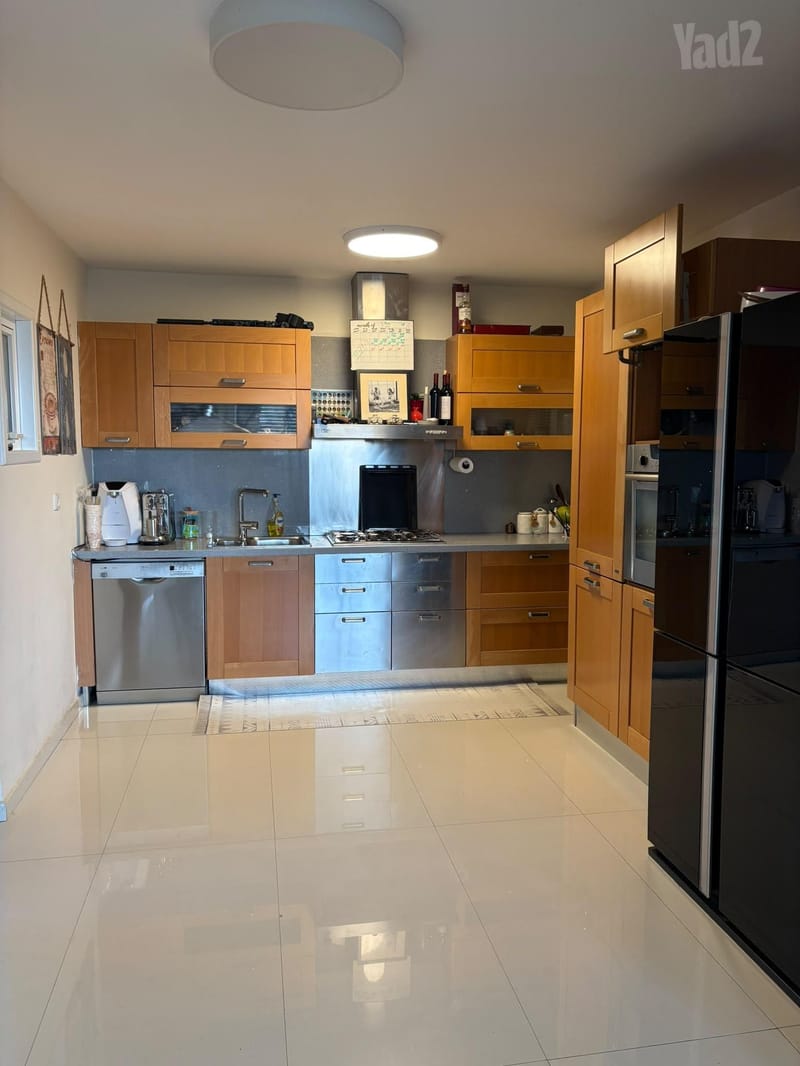 תמונה מיד2 – 4.5 חדרים • 8,200 ₪, הגליל 87, גני תקווה, גני תקווה (1)