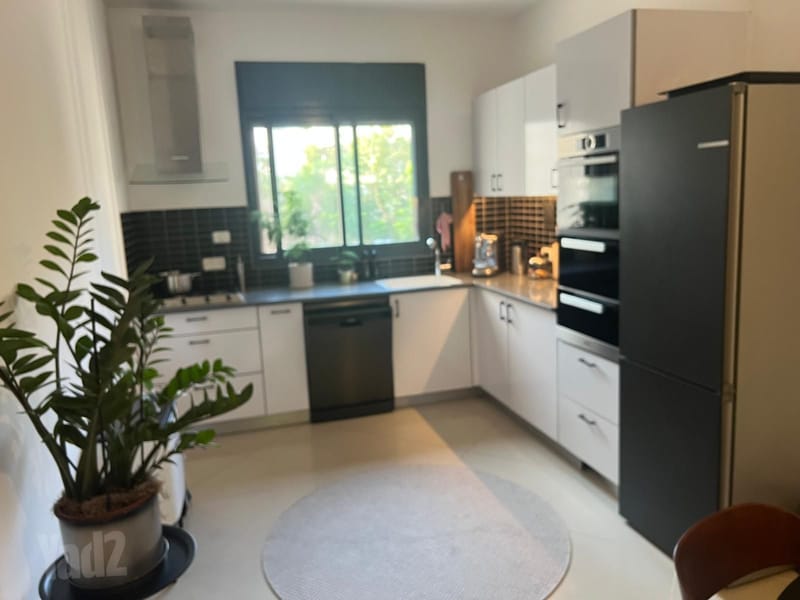 תמונה מיד2 – 4 חדרים • 10,500 ₪, אנה פרנק 3, קריית הפרחים 2005, רעננה (1)