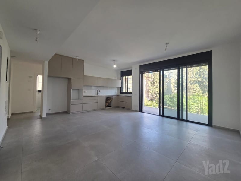Фото с Yad2 – 4 Комнаты • 11,750 ₪, ז'בוטינסקי 146, Новый Север - Кикар Амедина, Тель-Авив (1)