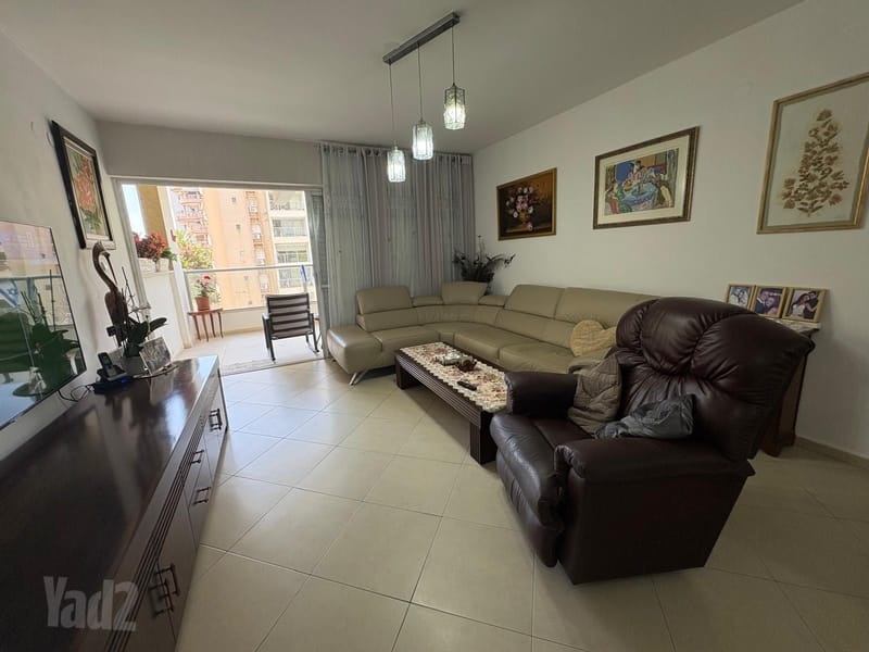 תמונה מיד2 – 4 חדרים • 7,000 ₪, לסקוב 27, בן-גוריון, חולון (1)