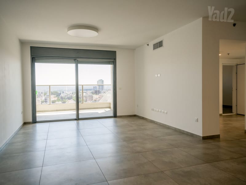 תמונה מיד2 – 5 חדרים • 4,200,000 ₪, הכיכר 3, מרכז, כפר סבא (1)