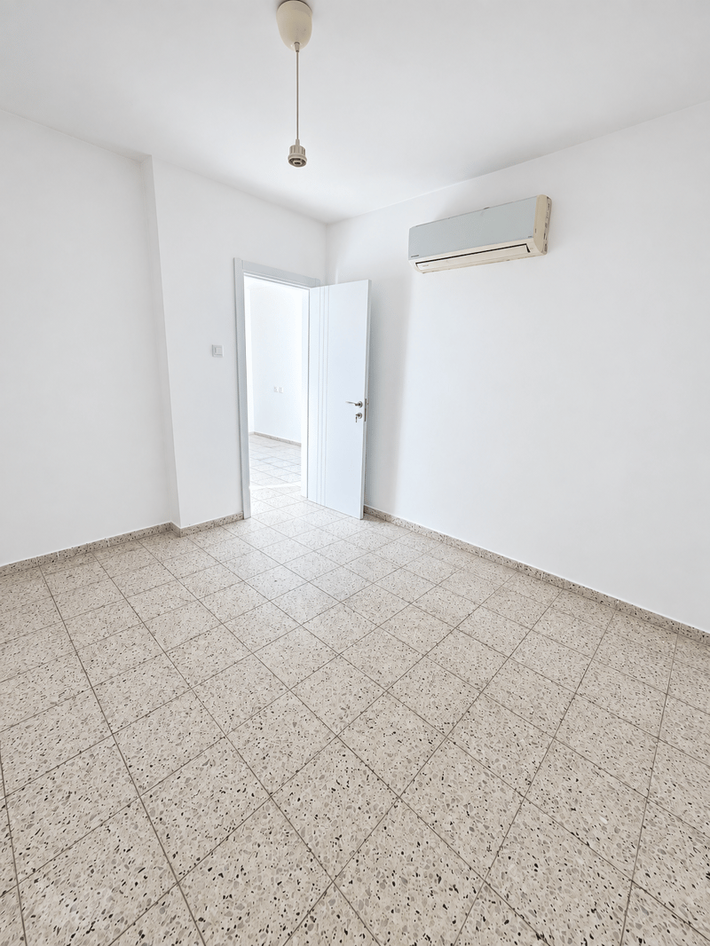 תמונה מיד2 – 5.5 חדרים • 8,000 ₪, חרצית 8, גבעת האירוסים, נתניה (1)