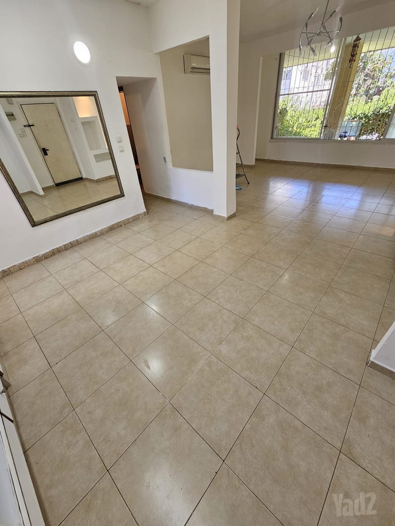 Photo from Yad2 – 3 Rooms • ₪5,000, ארלוזורוב 48, HaGvul - Rotshlid, Bat Yam (1)