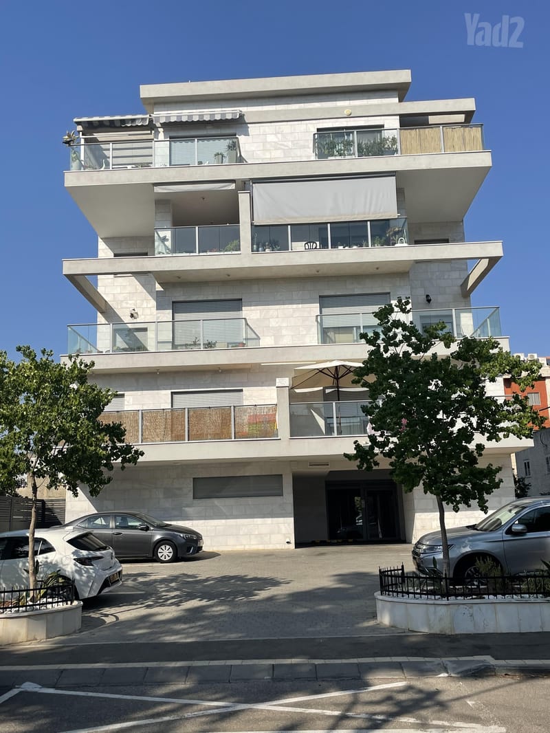 Photo from Yad2 – 2.5 Rooms • ₪5,200, נחמיה 10, Neve Sha'anan, Haifa (1)