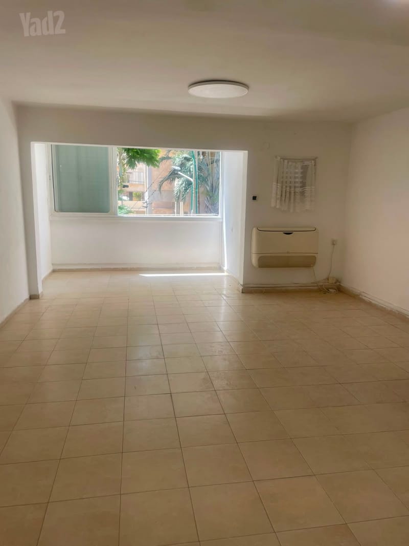 תמונה מיד2 – 3.5 חדרים • 4,000 ₪, שדרות חיים וייצמן, צפון מערב מרכז העיר, נתניה (1)