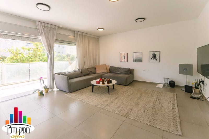 תמונה מיד2 – 4 חדרים • 3,820,000 ₪, חנה רובינא 14, מרכז, הרצליה (1)