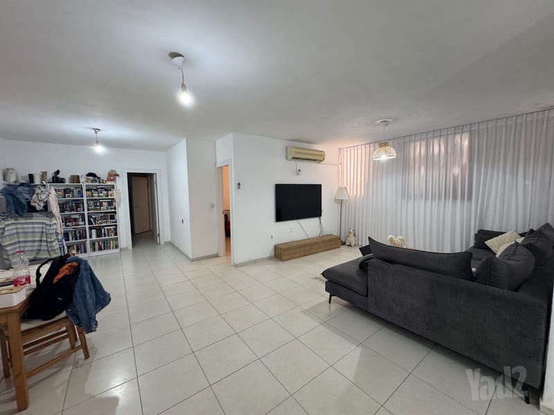 תמונה מיד2 – 4 חדרים • 4,800 ₪, היובל, רחובות (1)