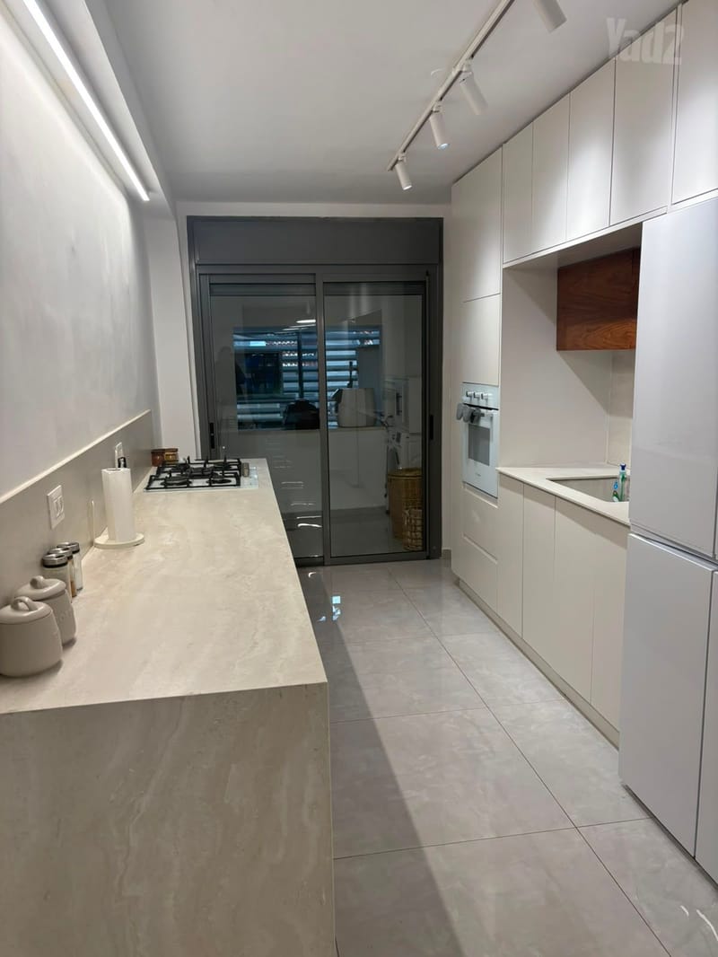 תמונה מיד2 – 3.5 חדרים • 7,000 ₪, השיקמה 12, גבעת אשכול, כפר סבא (1)