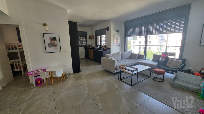 תמונה מיד2 – 4 חדרים • 9,800 ₪, חביבה רייק, חרוזים, רמת גן (1)
