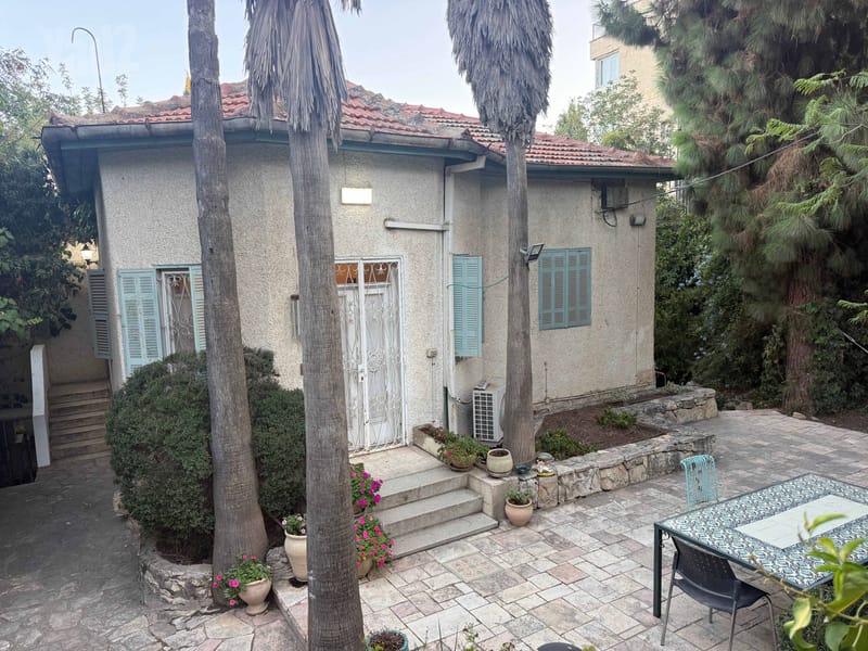 Photo from Yad2 – 4 Rooms • ₪15,000, Beit HaKerem, Jerusalem (1)