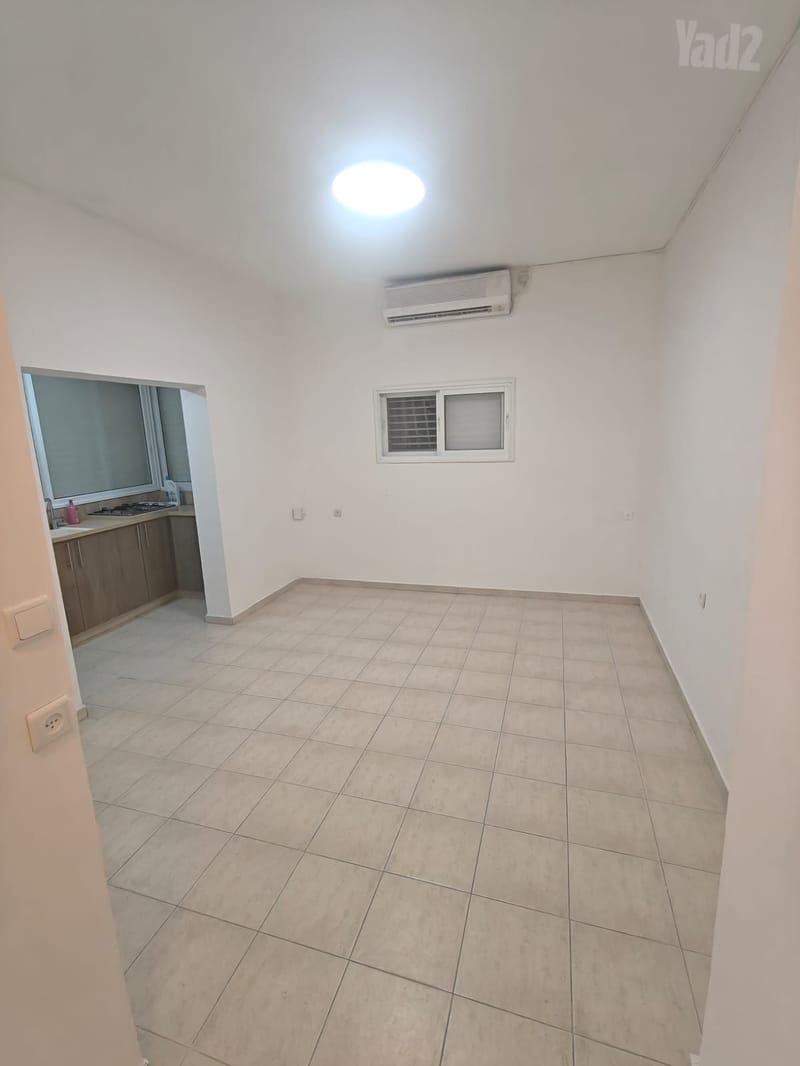 Фото с Yad2 – 2 Комнаты • 5,500 ₪, חנה סנש 10, Гиват Рамбам, Гиватаим (1)