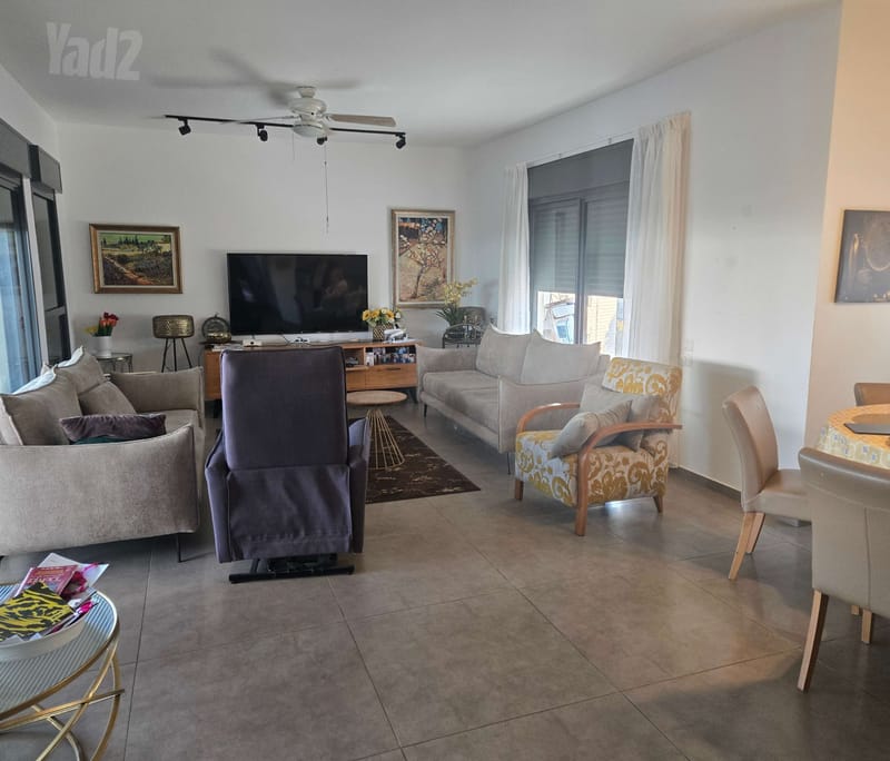 תמונה מיד2 – 5 חדרים • 5,700,000 ₪, שמורת נחל בשור 13, אגמים, נתניה (1)