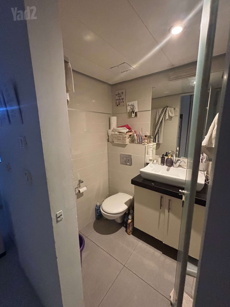 Фото с Yad2 – Полуторка • 4,950 ₪, סירקין 27, Мерказ, Герцлия (1)