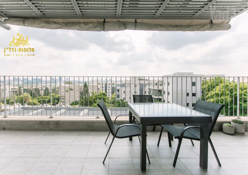 תמונה מיד2 – 6 חדרים • 5,300,000 ₪, מבצע קדש, קריית ויצמן, רעננה (1)