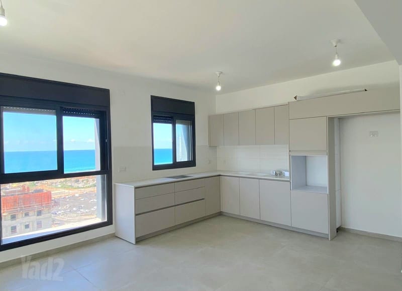 תמונה מיד2 – 5 חדרים • 9,200 ₪, אהוד מנור 8, שכונה דרום חדש, בת ים (1)