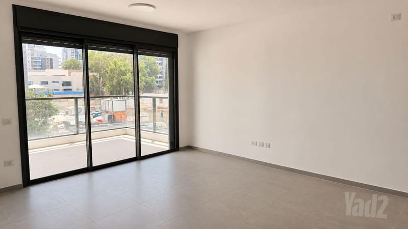 תמונה מיד2 – 6 חדרים • 8,900 ₪, אסתר ארדיטי 12, נוריות, ראשון לציון (1)