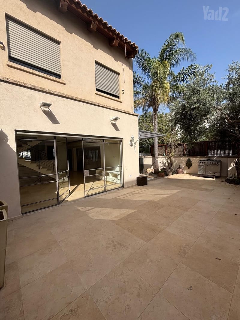 תמונה מיד2 – 6 חדרים • 24,000 ₪, גני צהלה,רמות צהלה, תל אביב (1)