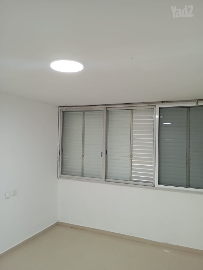 תמונה מיד2 – 3 חדרים • 5,800 ₪, דרך משה דיין 40, נווה ברבור, כפר שלם מערב, תל אביב (1)