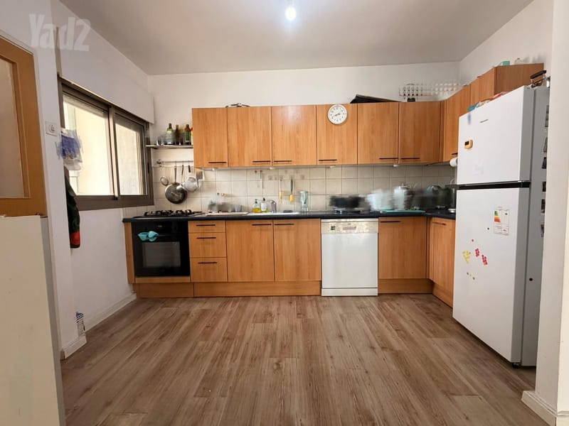 תמונה מיד2 – 4 חדרים • 8,400 ₪, לוין קיפניס 1, המשתלה, תל אביב (1)