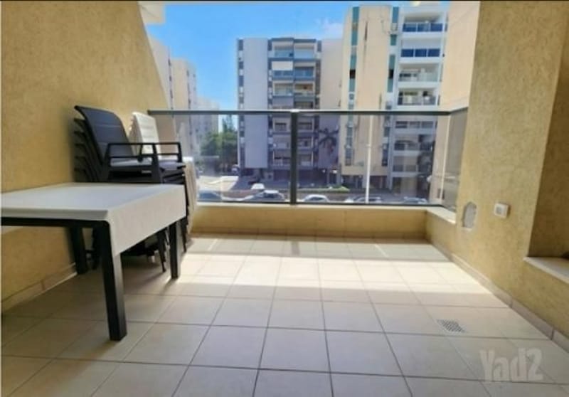 תמונה מיד2 – 3 חדרים • 2,080,000 ₪, מוהליבר 7, שכונה דרום מזרח, בת ים (1)