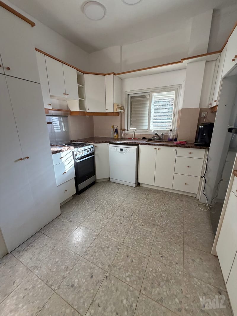 תמונה מיד2 – 4.5 חדרים • 6,000 ₪, שינקין, גבעתיים (1)