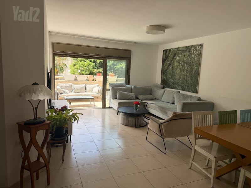 תמונה מיד2 – 4 חדרים • 8,000 ₪, דבורה הנביאה 35, גני צהלה,רמות צהלה, תל אביב (1)