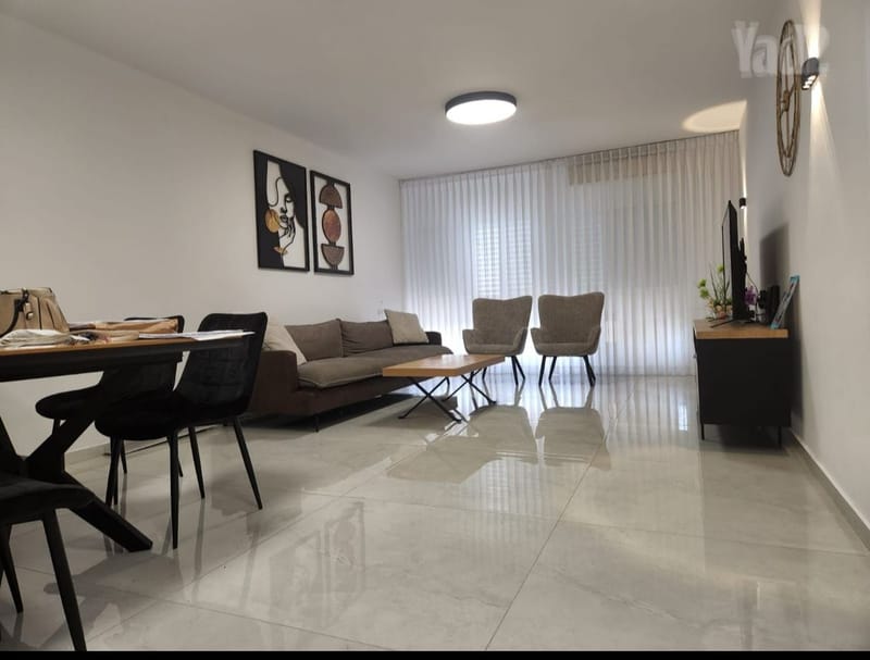 תמונה מיד2 – 4 חדרים • 2,270,000 ₪, רוטשילד 18, קרול, פתח תקווה (1)