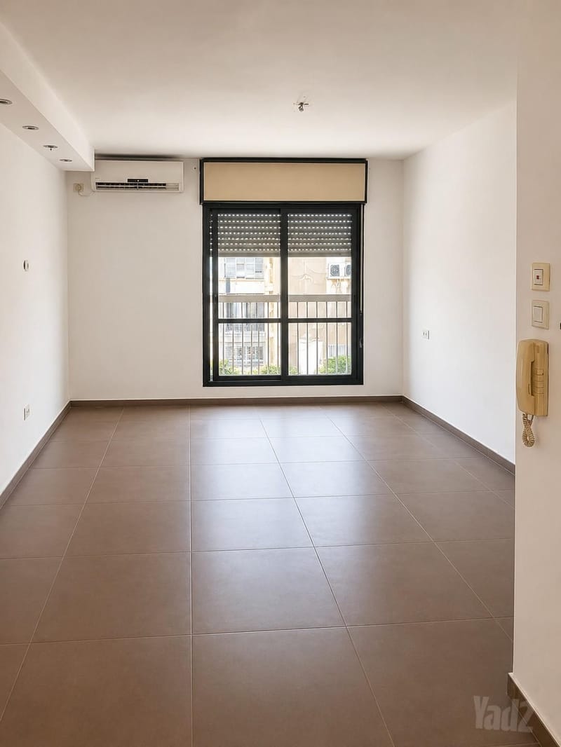 תמונה מיד2 – 3 חדרים • 5,400 ₪, יעקב סלע 18, ניר אביב, תל אביב (1)