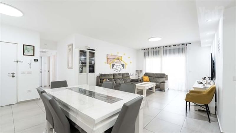 תמונה מיד2 – 6 חדרים • 9,200 ₪, שלום עליכם, אגמים, נתניה (1)